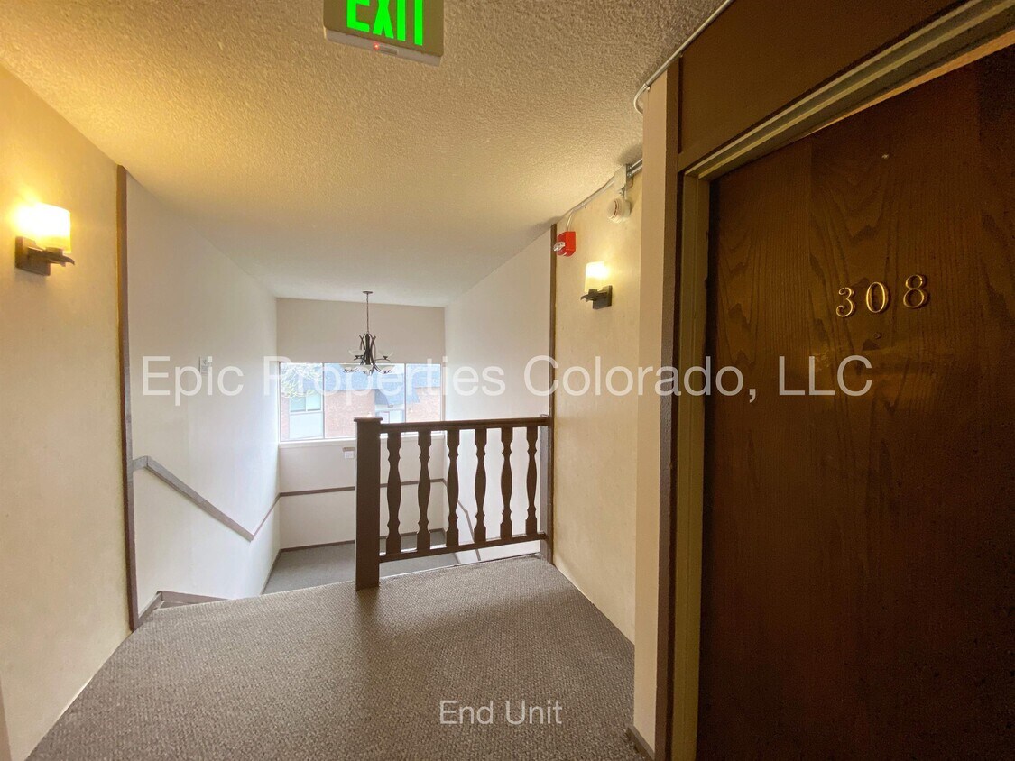 Primary Photo - 230 E Highline Cir