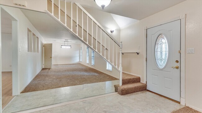 Foto del edificio - 12702 Ravensway Dr