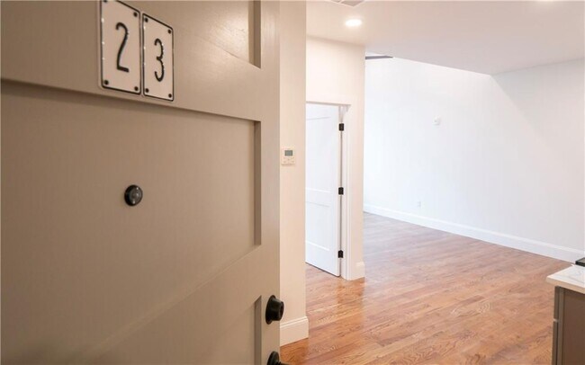 Foto del edificio - 15 Cranston Ave