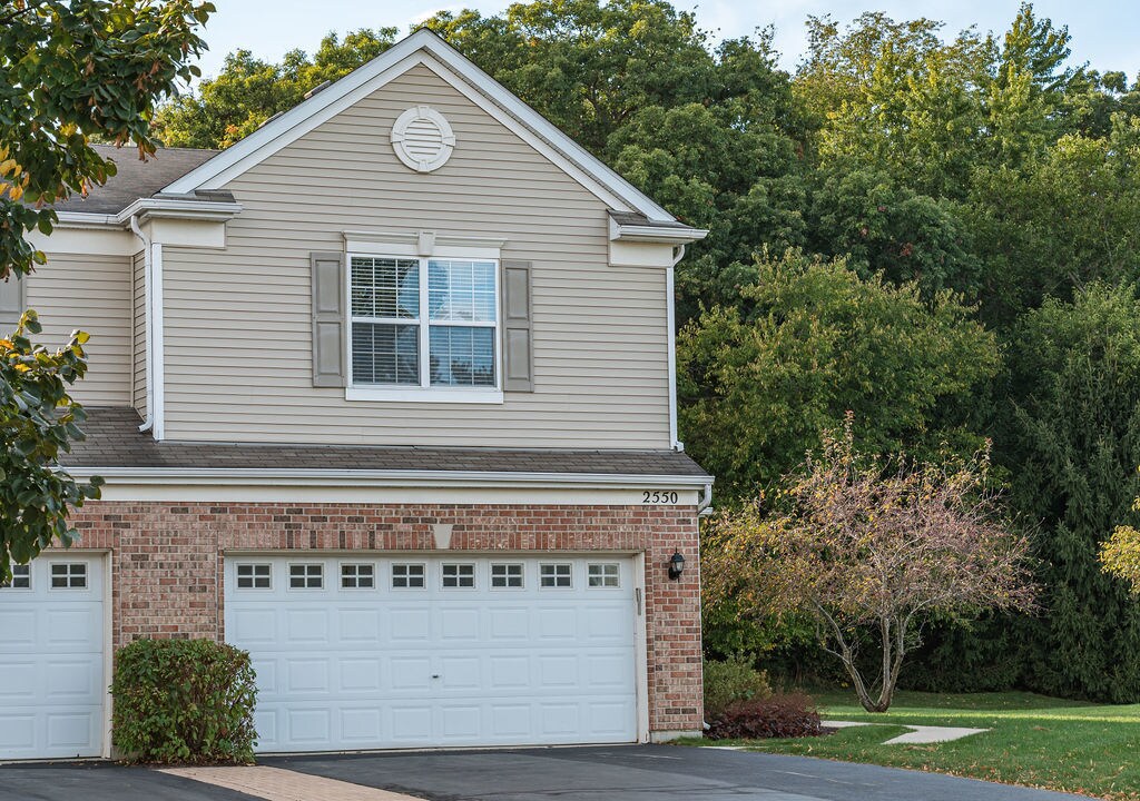Primary Photo - 2550 Evergreen Cir