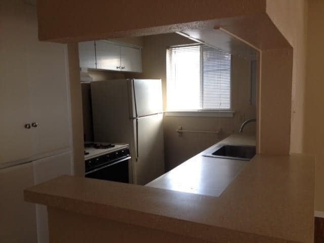 Building Photo - 406 E 30th St