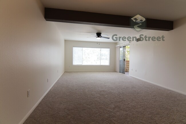 Building Photo - 6812 Hyde Park Dr