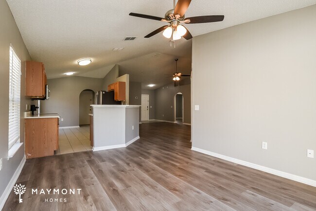 Foto del edificio - 14145 Econ Woods Ln