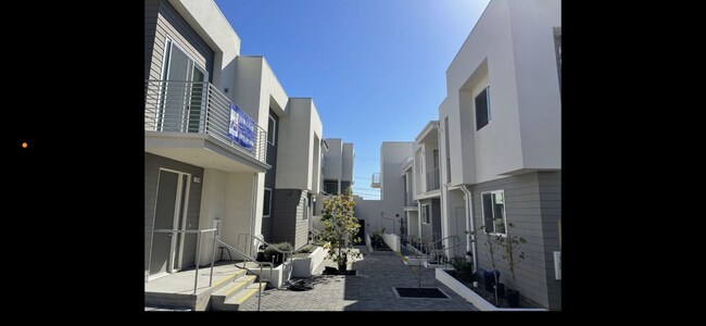 Foto del edificio - 1260 E Santa Clara St