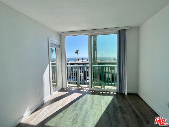 Foto del edificio - 11880 Starfish Ln