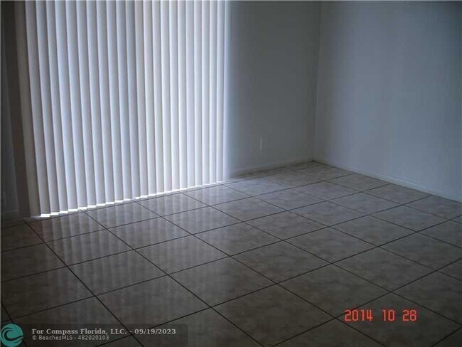 Foto del edificio - 4295 NW 114th Terrace