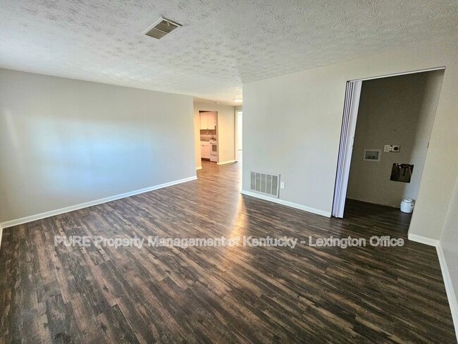 Foto del edificio - 427 Cardwell Ave