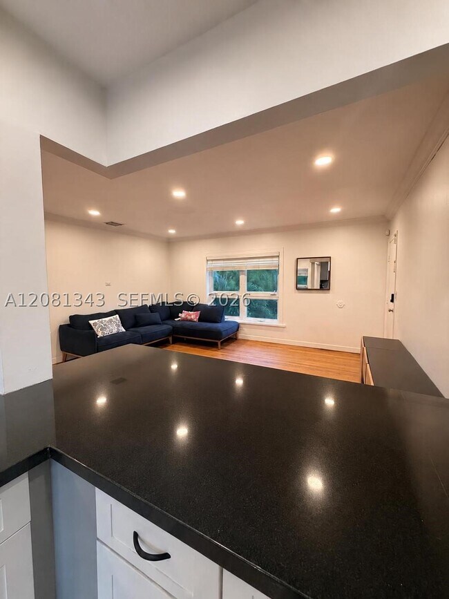 Building Photo - 7715 SW 57th Ave