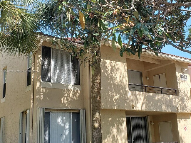Foto del edificio - 611 Lyons Rd