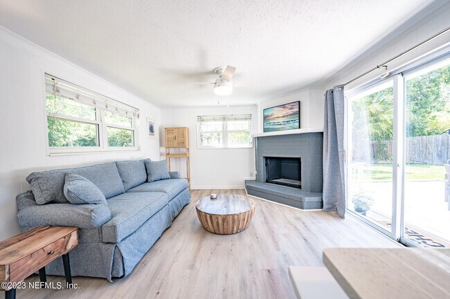 Foto del edificio - 2604 Liberty Ln