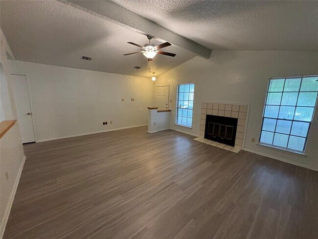 Foto del edificio - 1112 Byers Ln