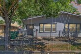 Foto principal - 231 E 6th St