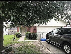 Building Photo - 20711 Sycamore Wood Dr