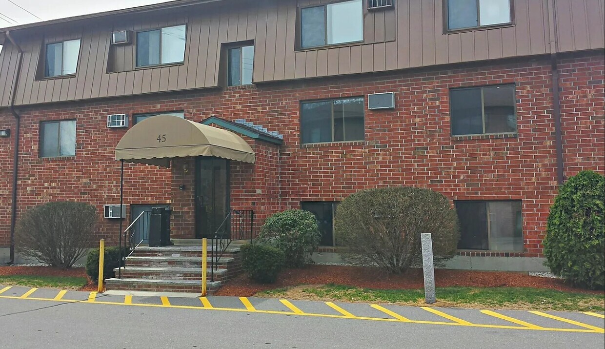 FRONT OF BUILDING - 45 Log St