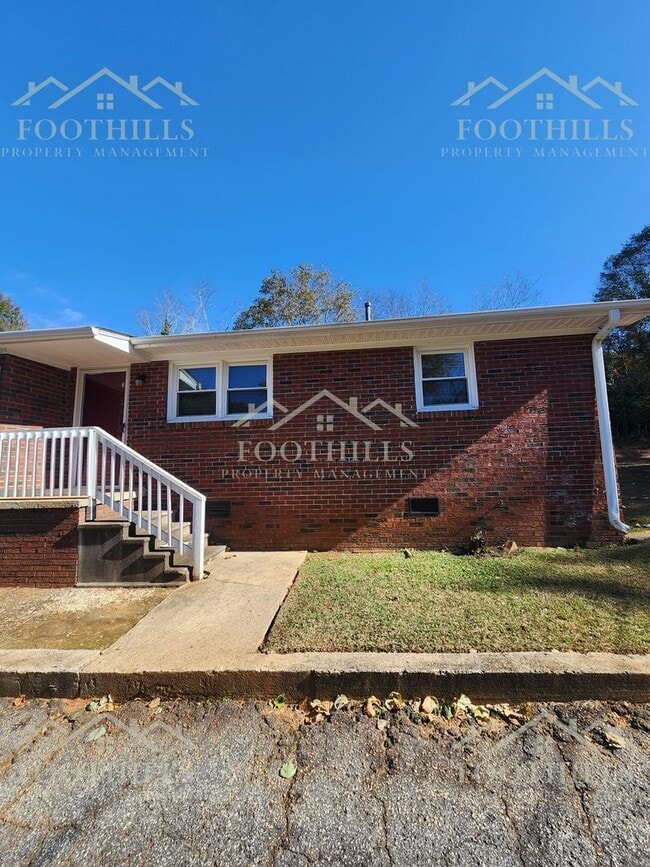 Photo - 202 Kennemore St Townhome