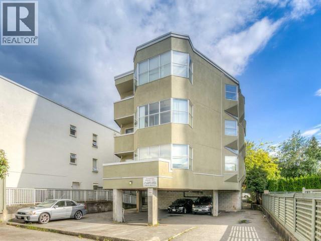 Photo principale - 1575-1575 W 12th Ave