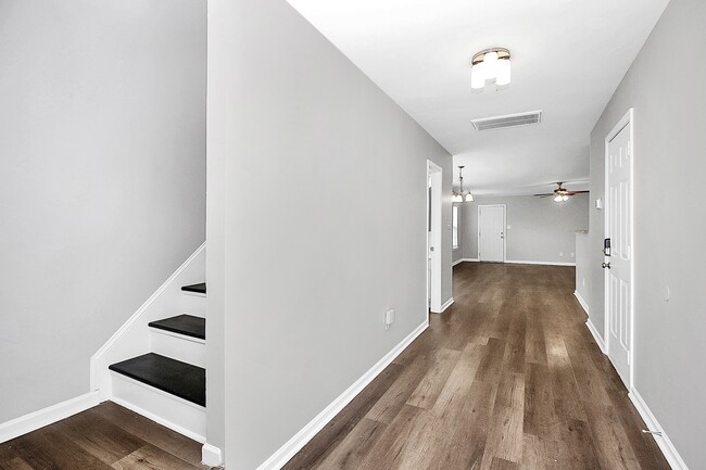 Building Photo - 3530 Crestridge Dr