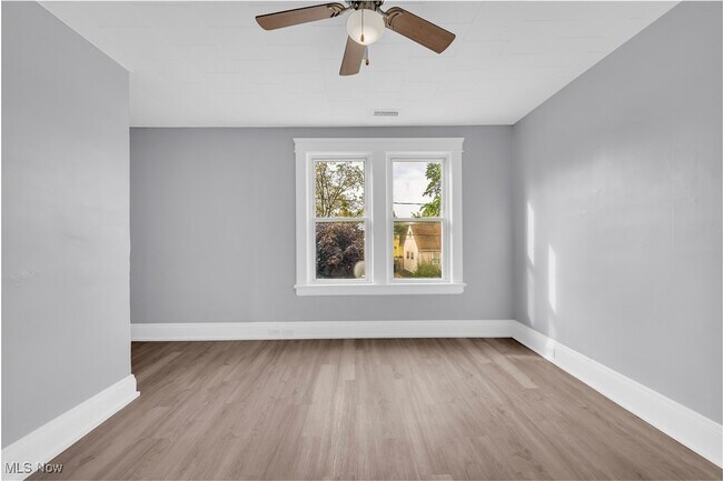 Foto del edificio - 11702 Brookfield Ave