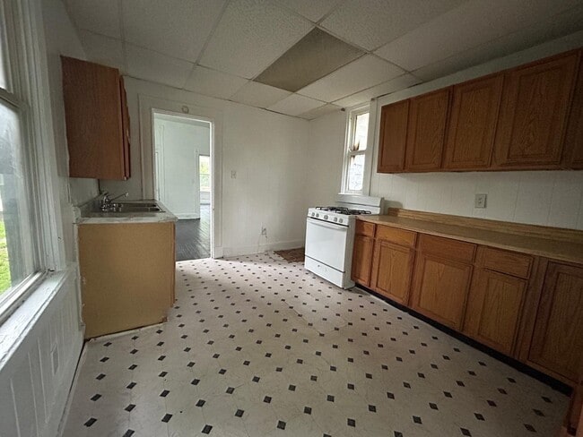 Building Photo - 1910 Fairmount Ave