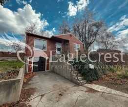 Building Photo - Spacious 3-Bedroom 2 bathroom Home with Great Mountain Views and Bonus Room!!