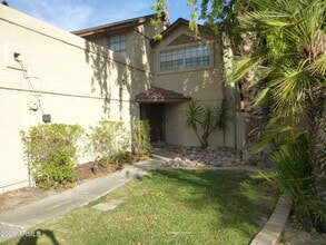 Building Photo - 3853 W Ivanhoe St