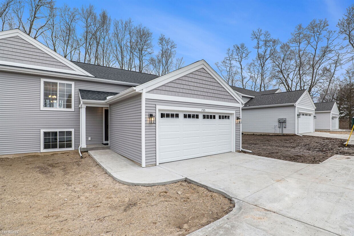 Primary Photo - 4 br, 2 bath House - 18765 174th Ave