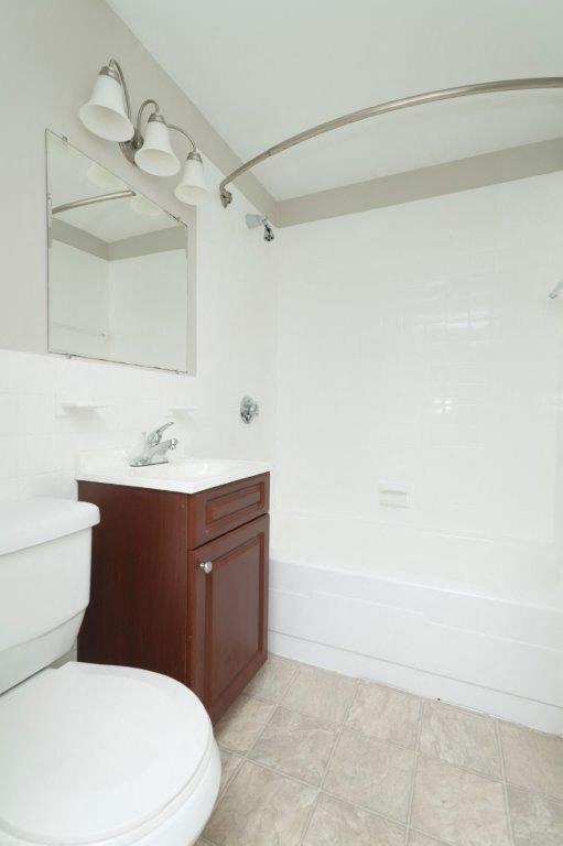 Interior Photo - 1410 Columbia