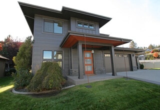 Building Photo - 713 W Willapa Ave