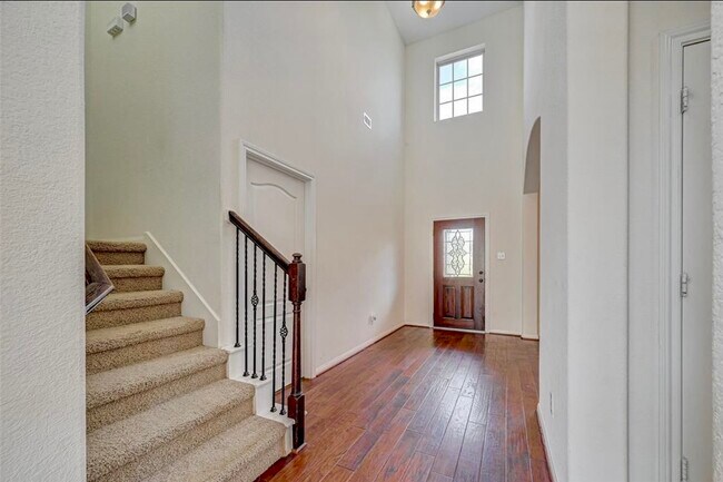Foto del edificio - 11 Sagamore Ridge Pl