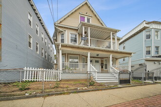 Building Photo - 1119 Stratford Ave