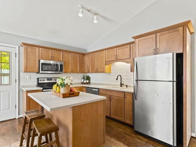 Photo - 1032 Summit Dr House