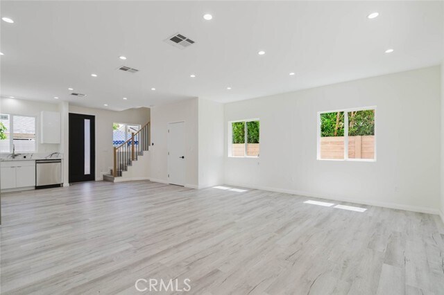 Building Photo - 8839 Sophia Ave