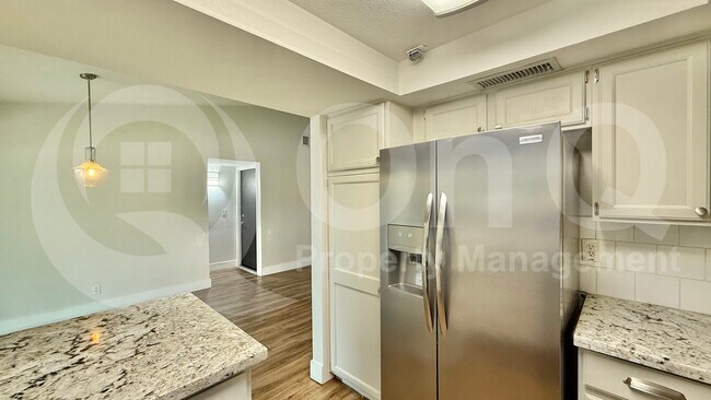 Foto del edificio - 4257 E Dover St