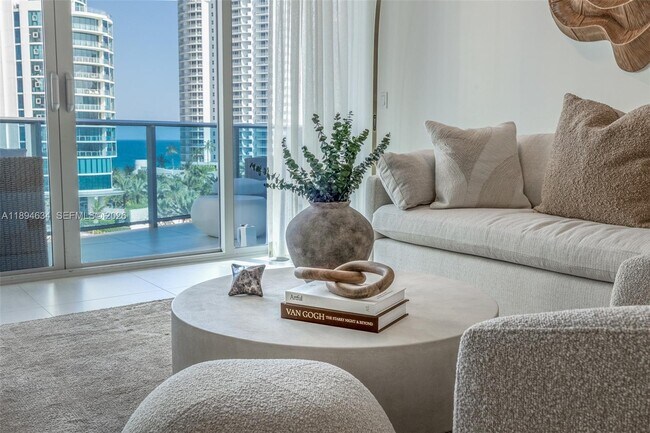 Foto del edificio - 17550 Collins Ave