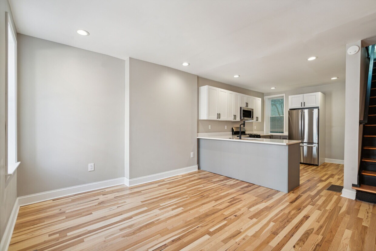 Foto principal - 2120 Latona St