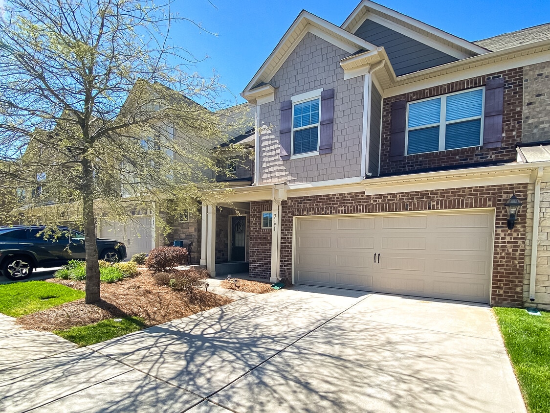 3191 Hartson Pointe Dr, Fort Mill, SC 29707 Townhome Rentals in Fort