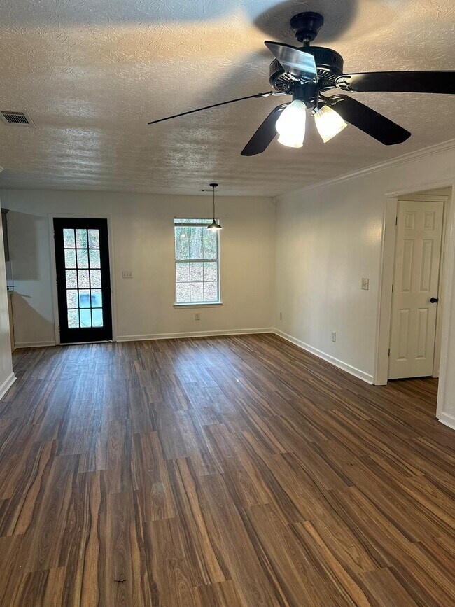 Foto del edificio - 108 Marshall Dr