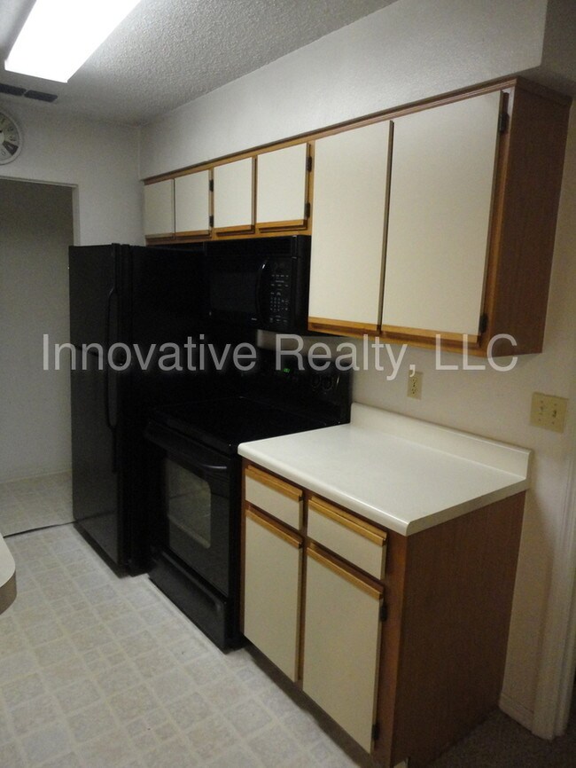 Building Photo - 1087 S Hiawassee Rd