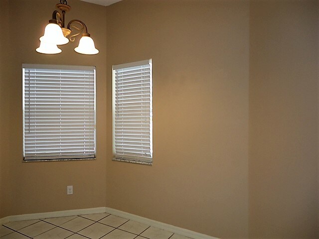 Foto del edificio - 1427 Kinsmere Dr
