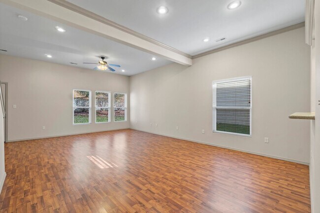 Foto del edificio - Silverado Trail 596/600