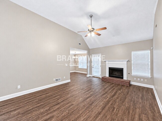 Building Photo - 25 Lake Charles Way