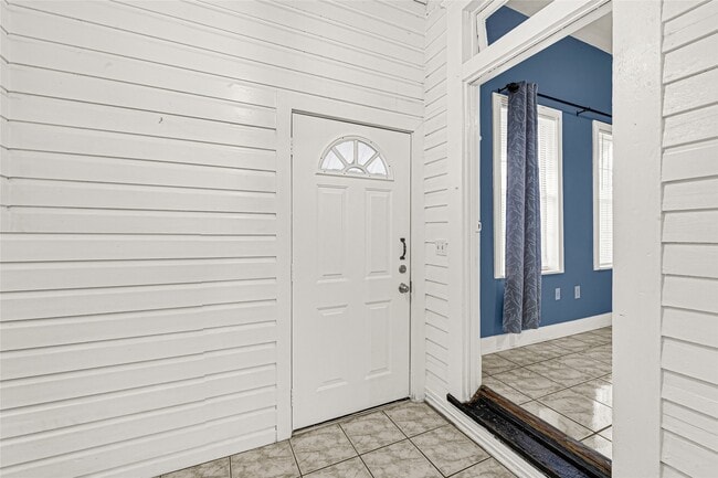 Foto del edificio - 307 N Live Oak St