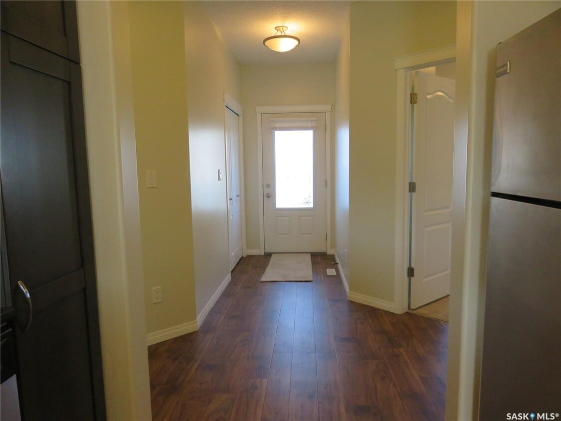 Primary Photo - 3810-3810 Dewdney Ave E