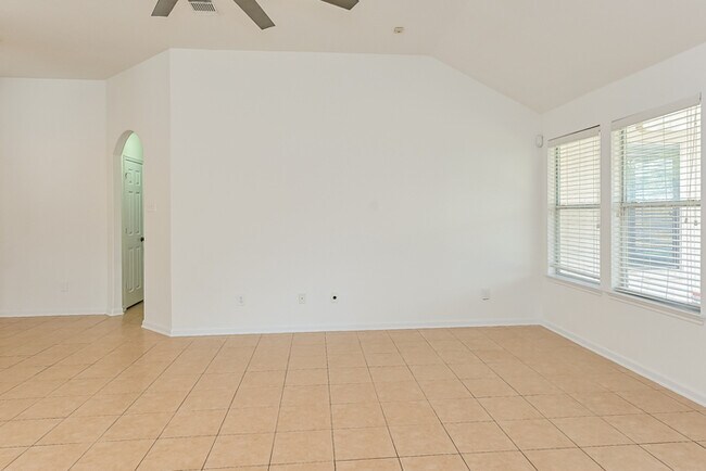 Building Photo - 15207 Bentridge Dr
