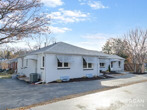Building Photo - 5814 Western Ave