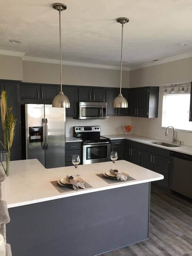 Foto principal - 550 Mill Landing Rd