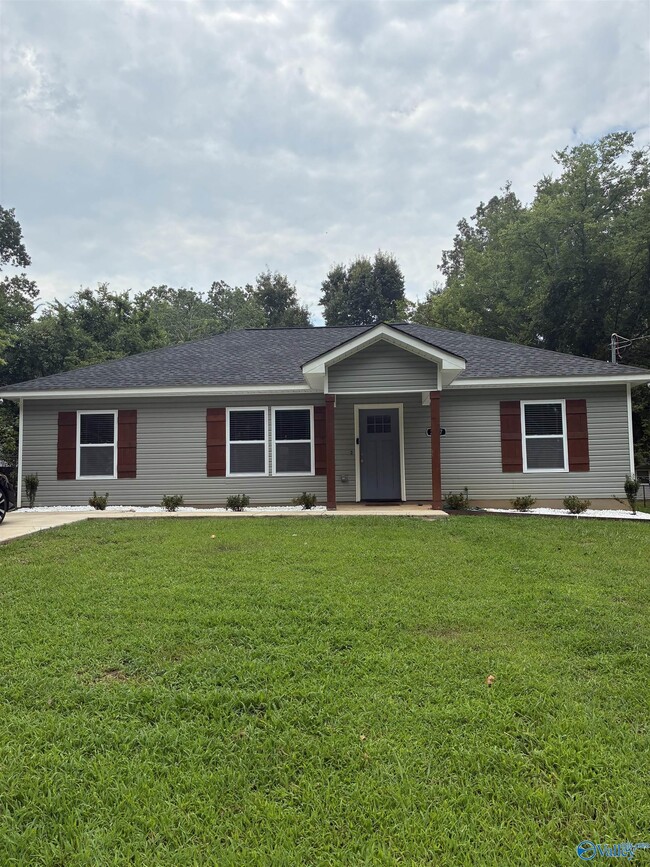 Building Photo - 2117 Atkins Dr NW
