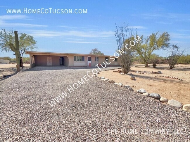 Building Photo - 8905 N Hickory Dr