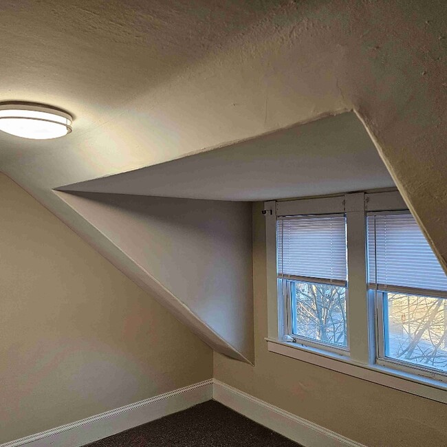 Building Photo - 27 Methuen St
