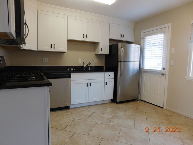 Building Photo - Place 114 S Gateway Blvd